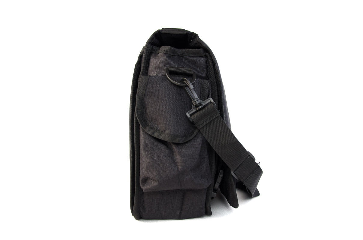 SB22 shoulder bag 16 L black