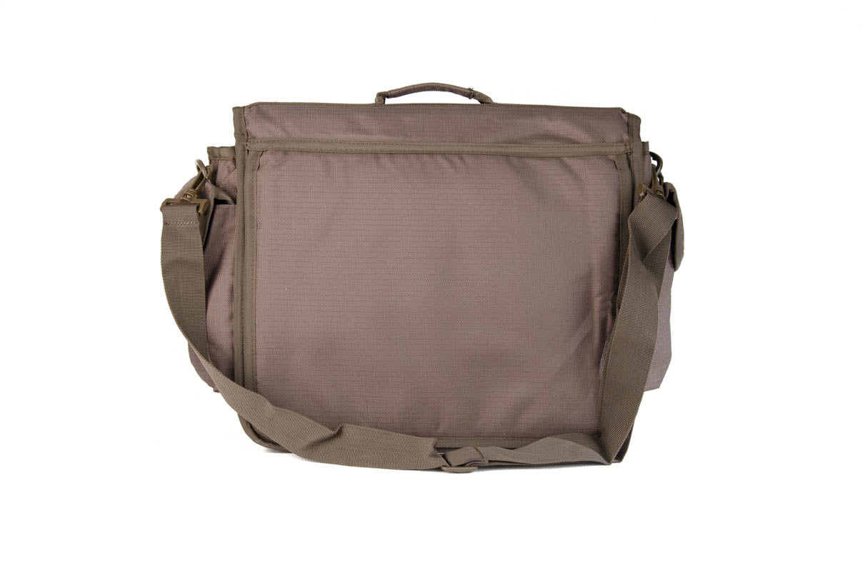 SB22 shoulder bag 16 l olive