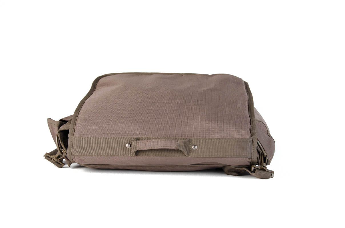 SB22 shoulder bag 16 l olive